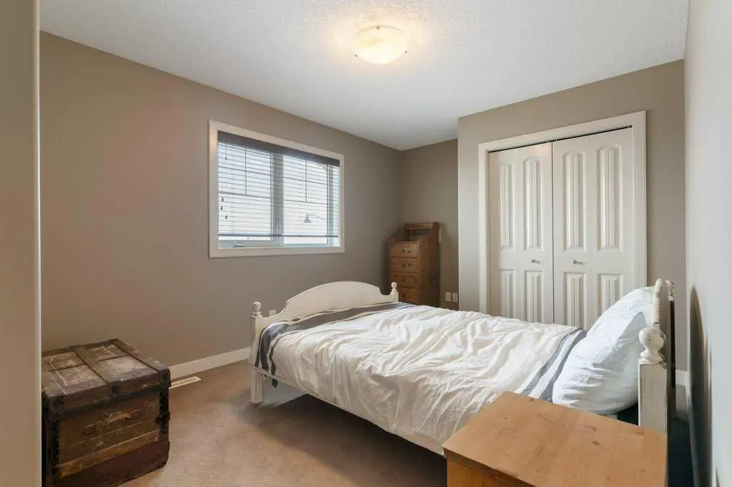84 Panatella Manor NW