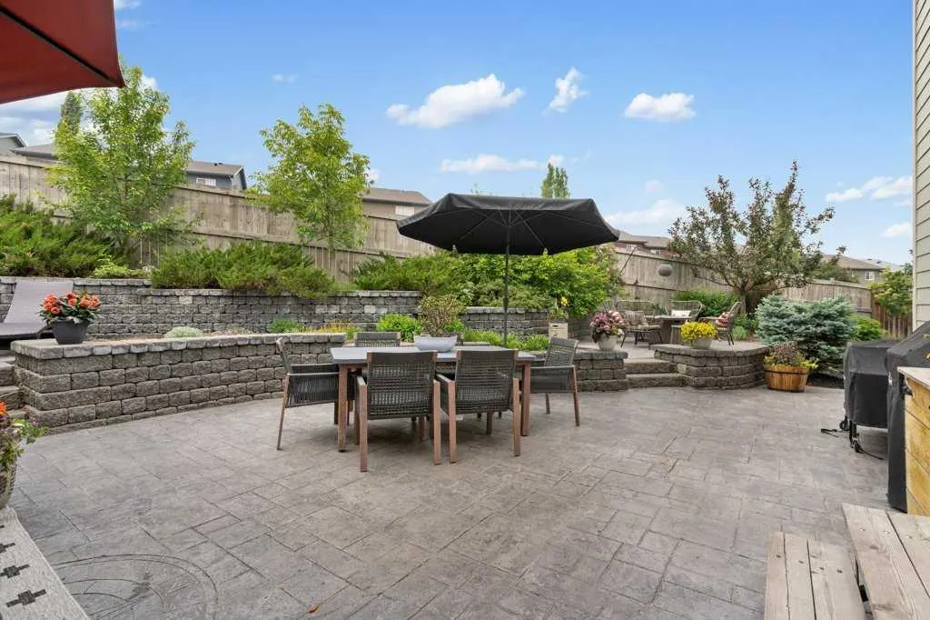 84 Panatella Manor NW