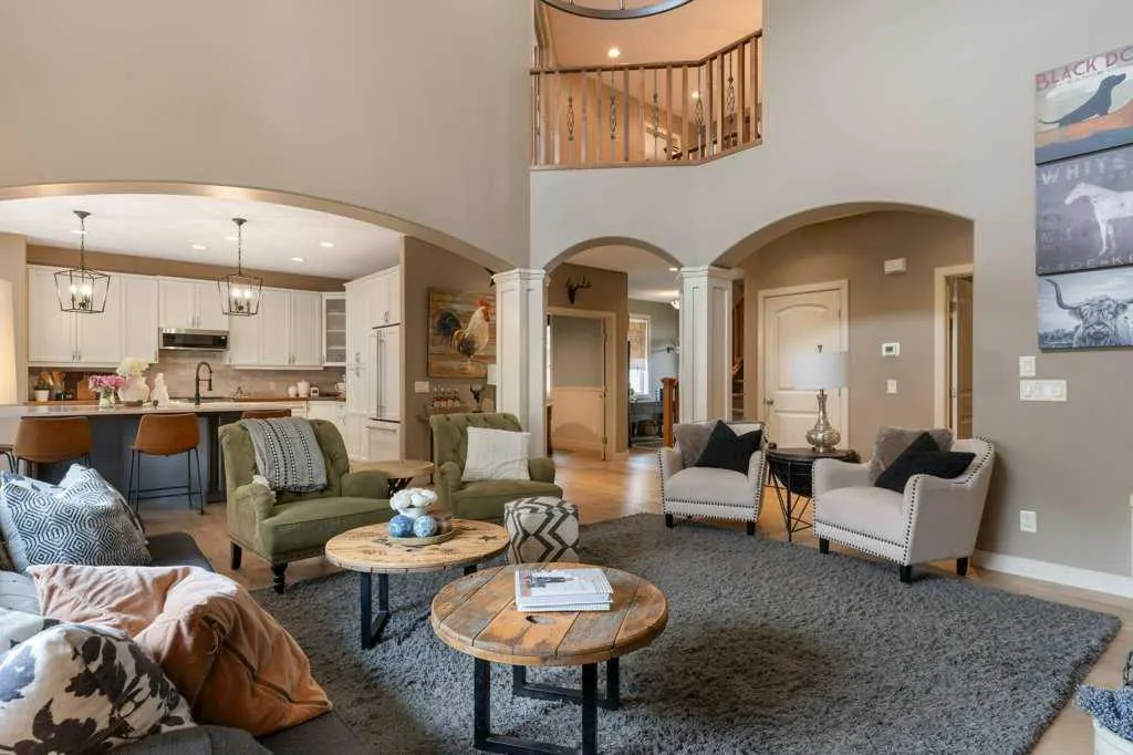 84 Panatella Manor NW