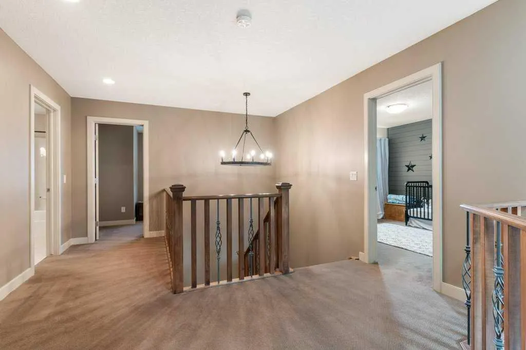 84 Panatella Manor NW
