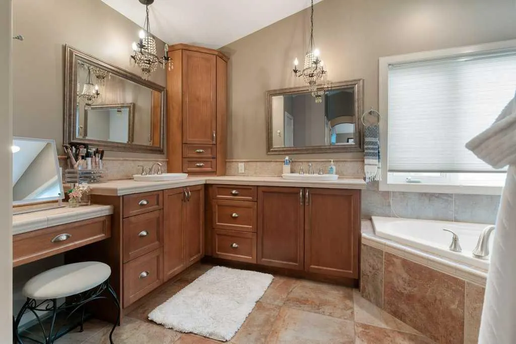 84 Panatella Manor NW