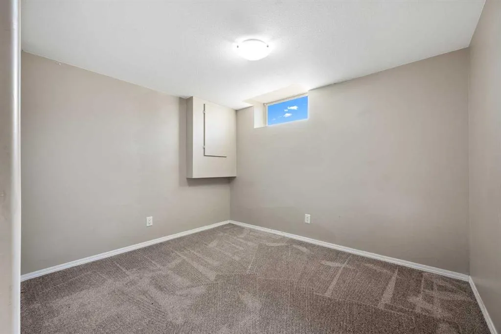 1811 49 Avenue, #Unit 6