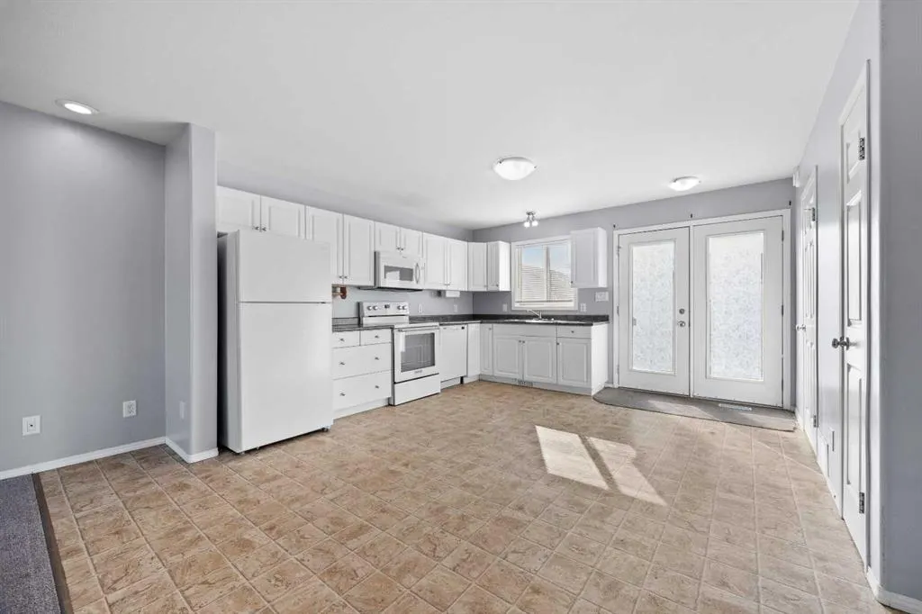 1811 49 Avenue, #Unit 6