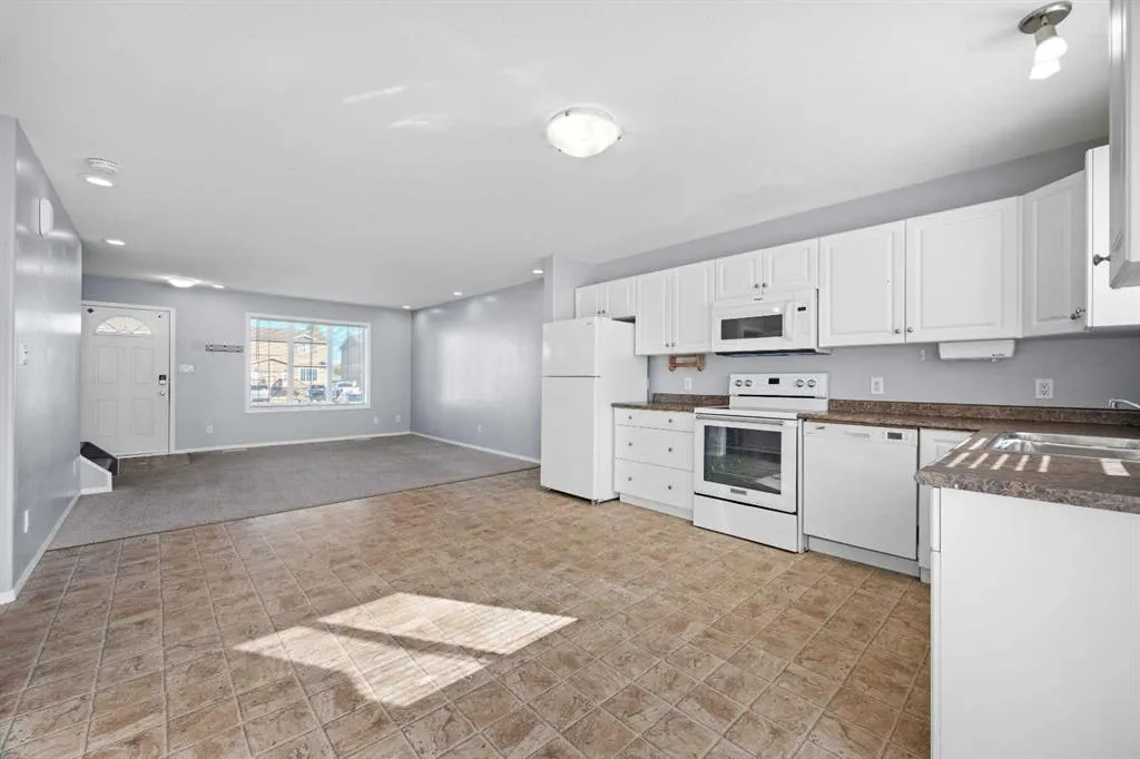 1811 49 Avenue, #Unit 6