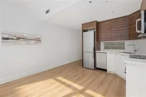 1087 2 Avenue NW, #310
