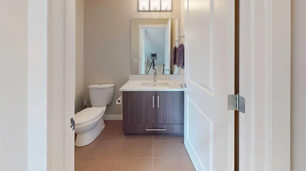 141 Fontaine Crescent, #16