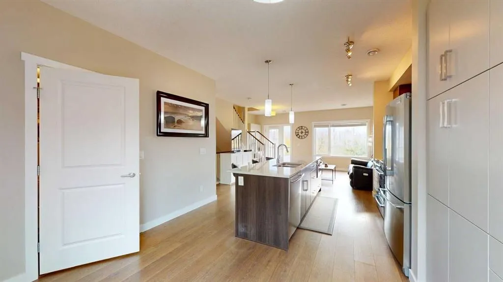 141 Fontaine Crescent, #16