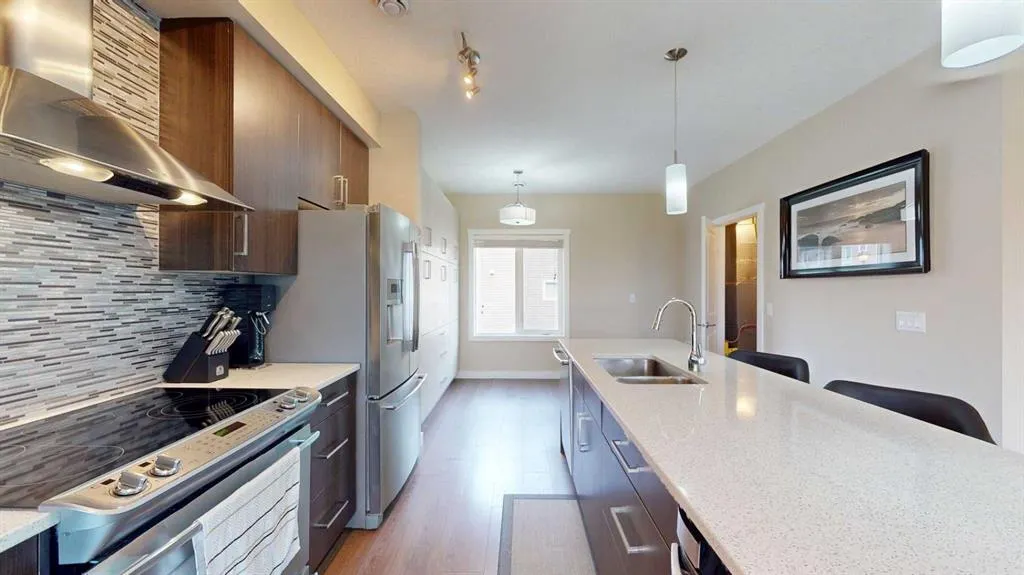 141 Fontaine Crescent, #16