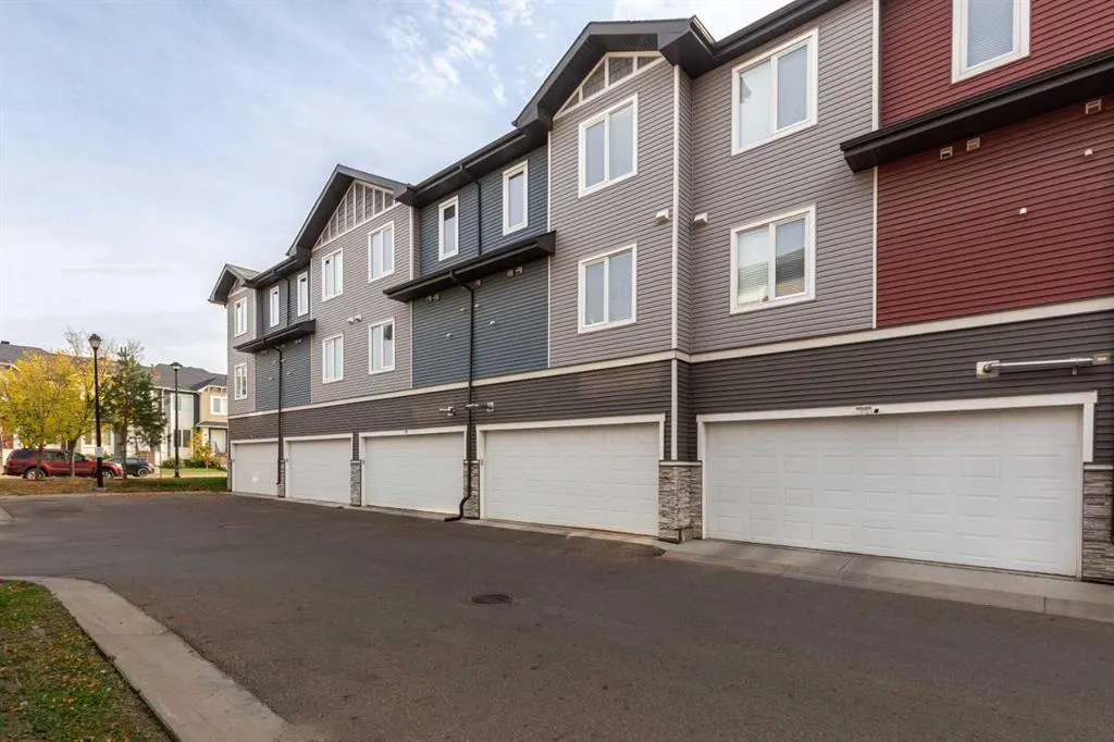 141 Fontaine Crescent, #16