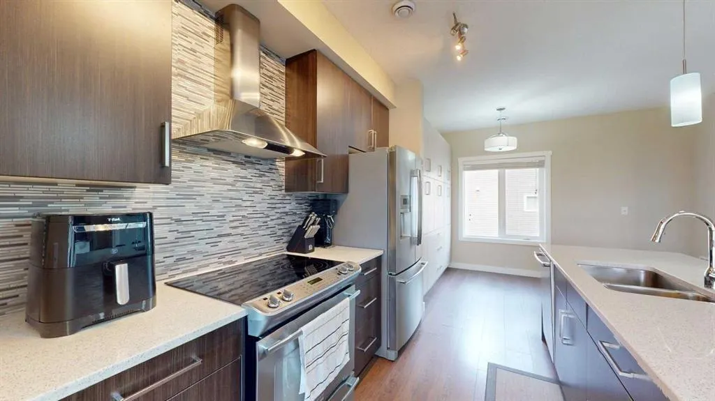 141 Fontaine Crescent, #16