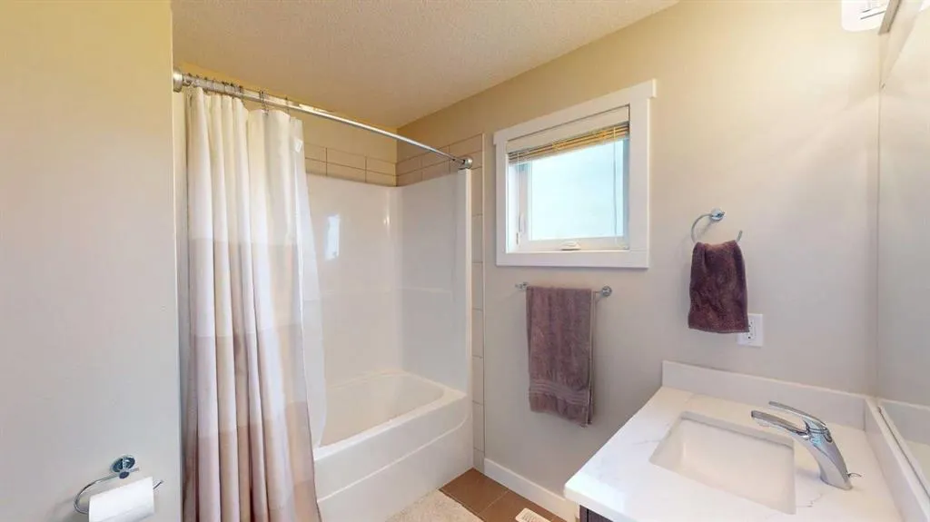 141 Fontaine Crescent, #16