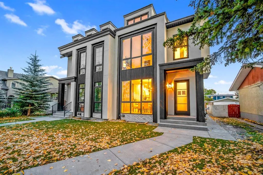 2435 52 Avenue SW
