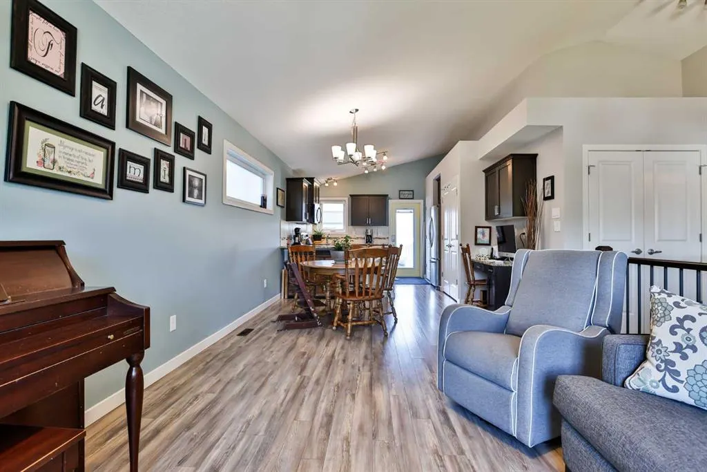 381 Moonlight Way West W
