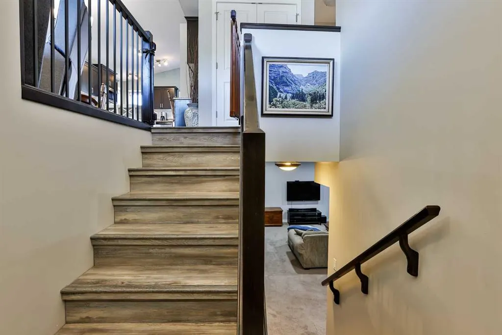 381 Moonlight Way West W