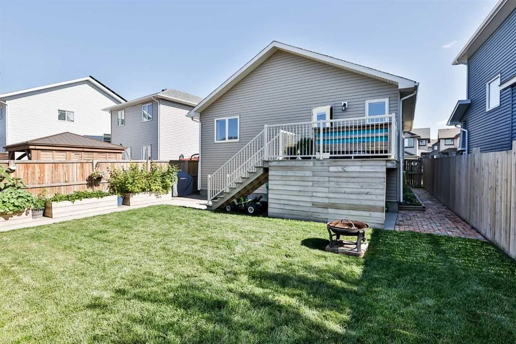 381 Moonlight Way West W