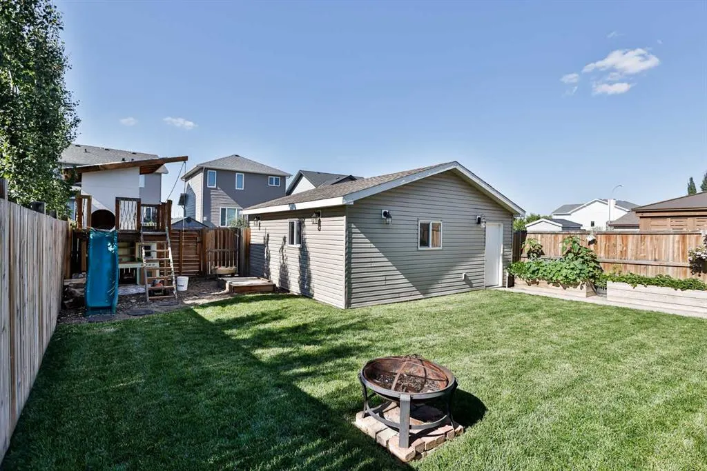 381 Moonlight Way West W