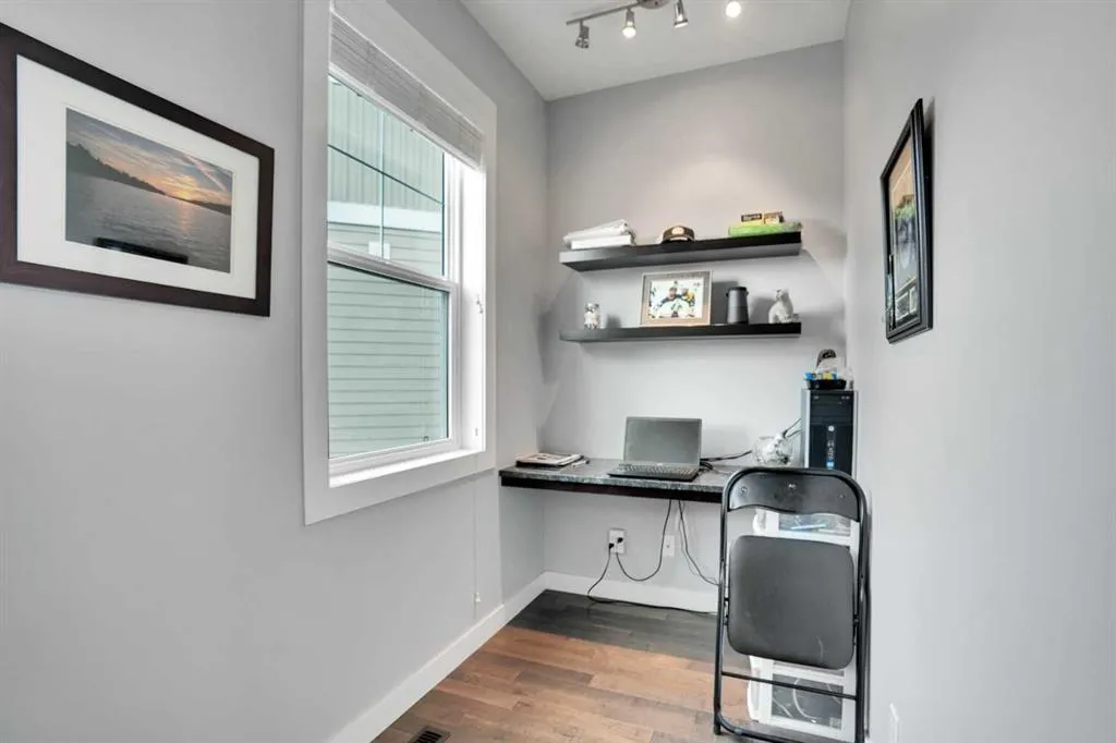 309 Evanston Square NW