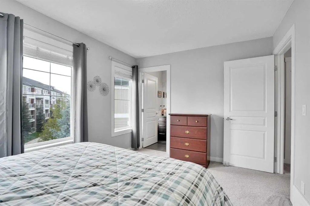 309 Evanston Square NW
