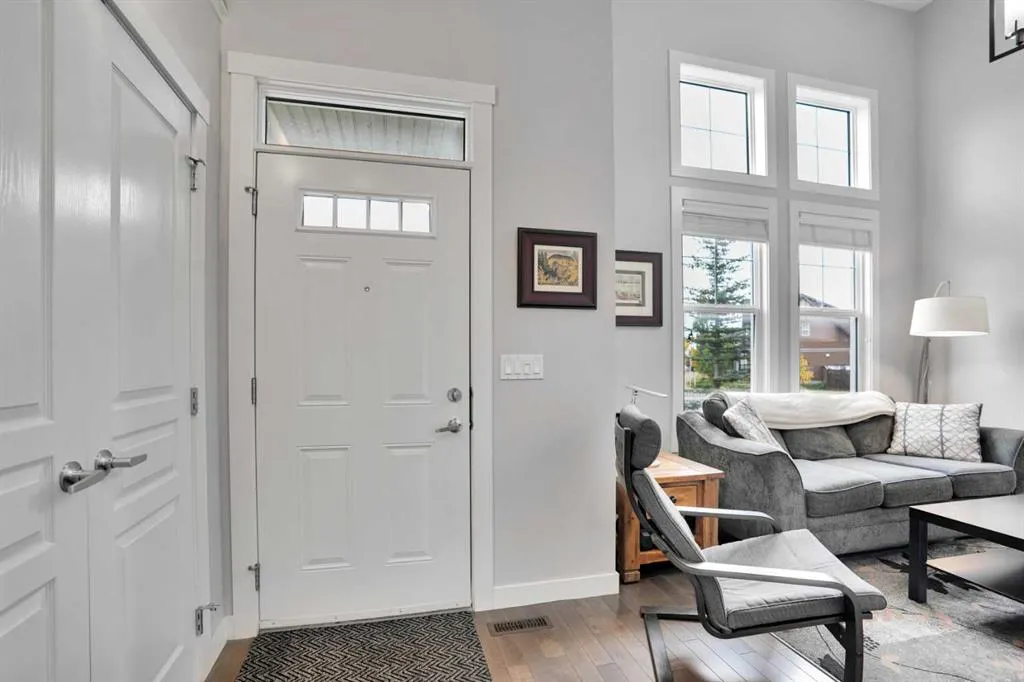309 Evanston Square NW