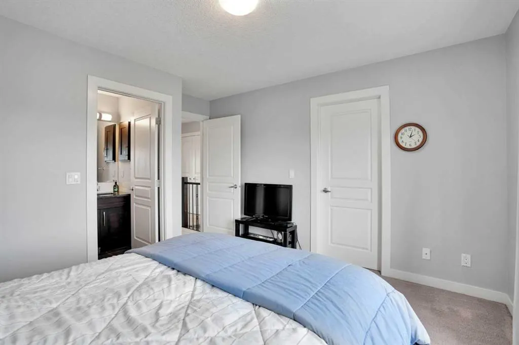 309 Evanston Square NW