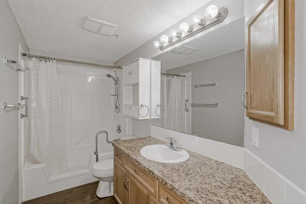 5200 44 Avenue NE, #2205