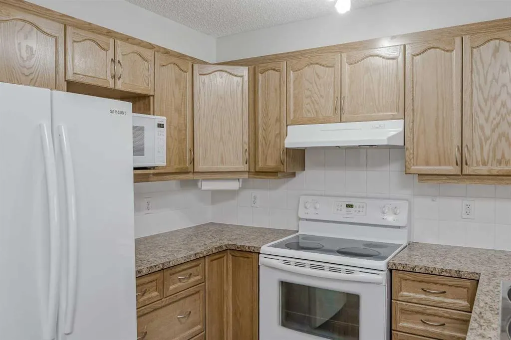 5200 44 Avenue NE, #2205