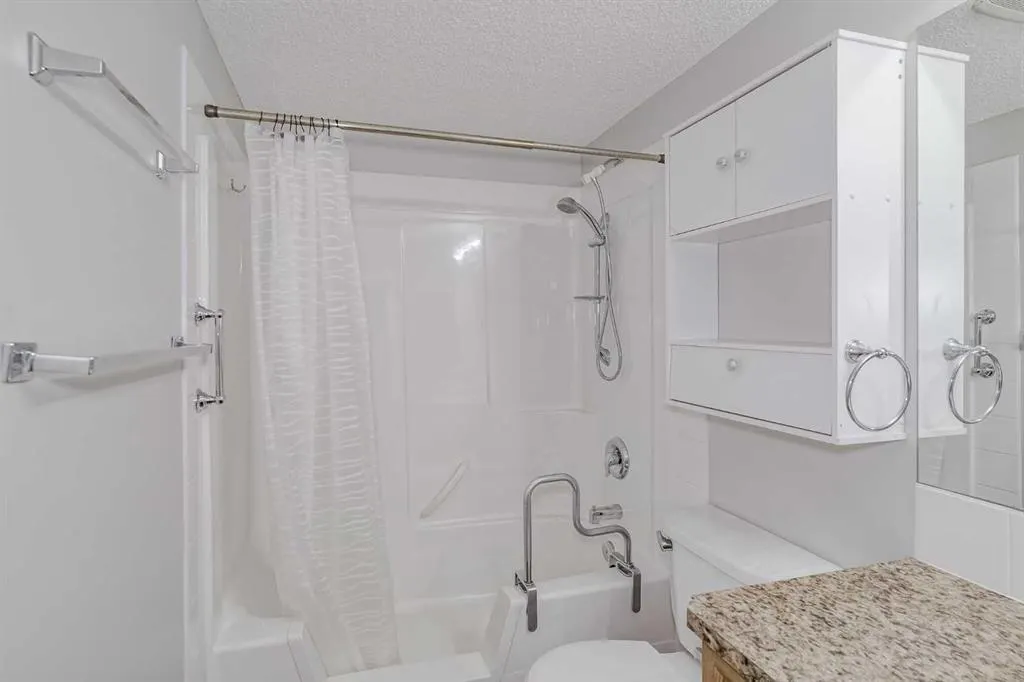 5200 44 Avenue NE, #2205