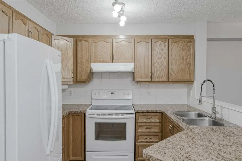 5200 44 Avenue NE, #2205