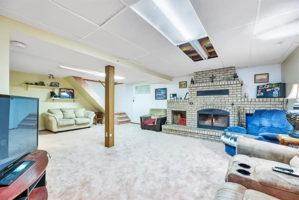 112 Young Crescent