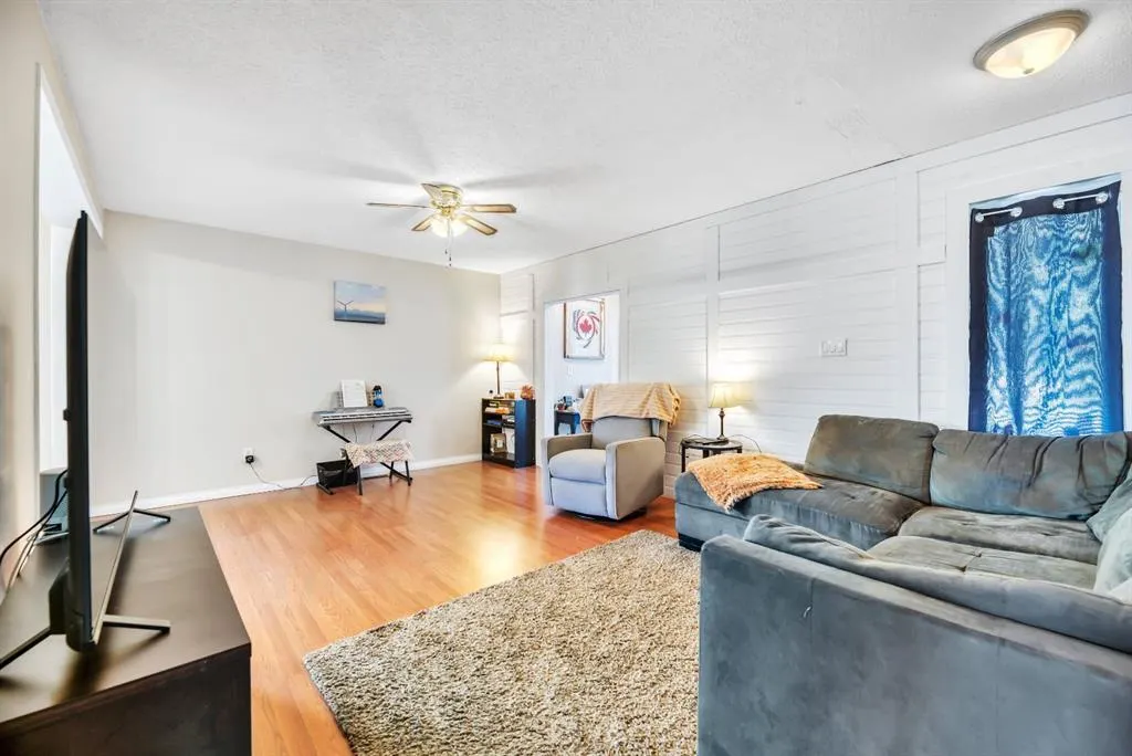 112 Young Crescent