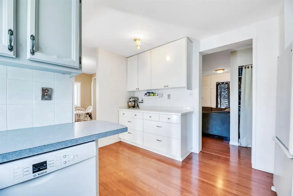 112 Young Crescent