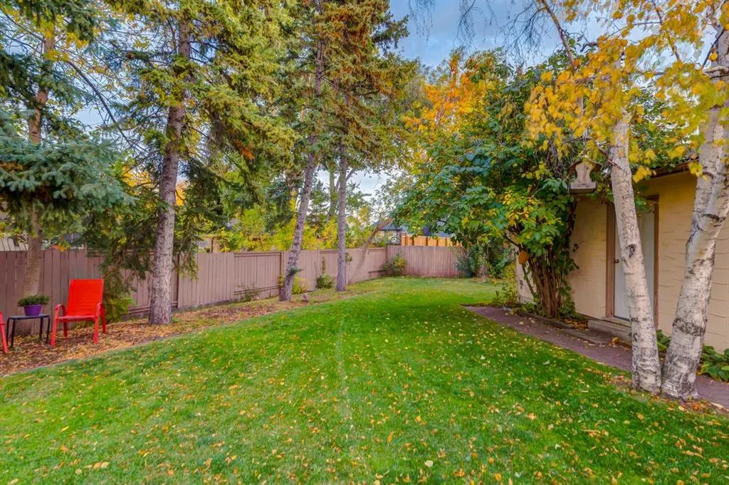 220 Oakridge Place SW