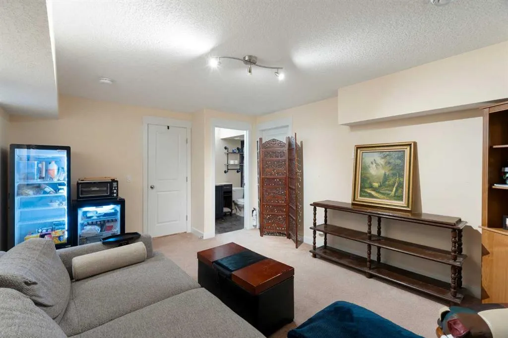4709 17 Avenue NW, #2