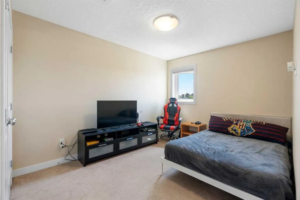 4709 17 Avenue NW, #2
