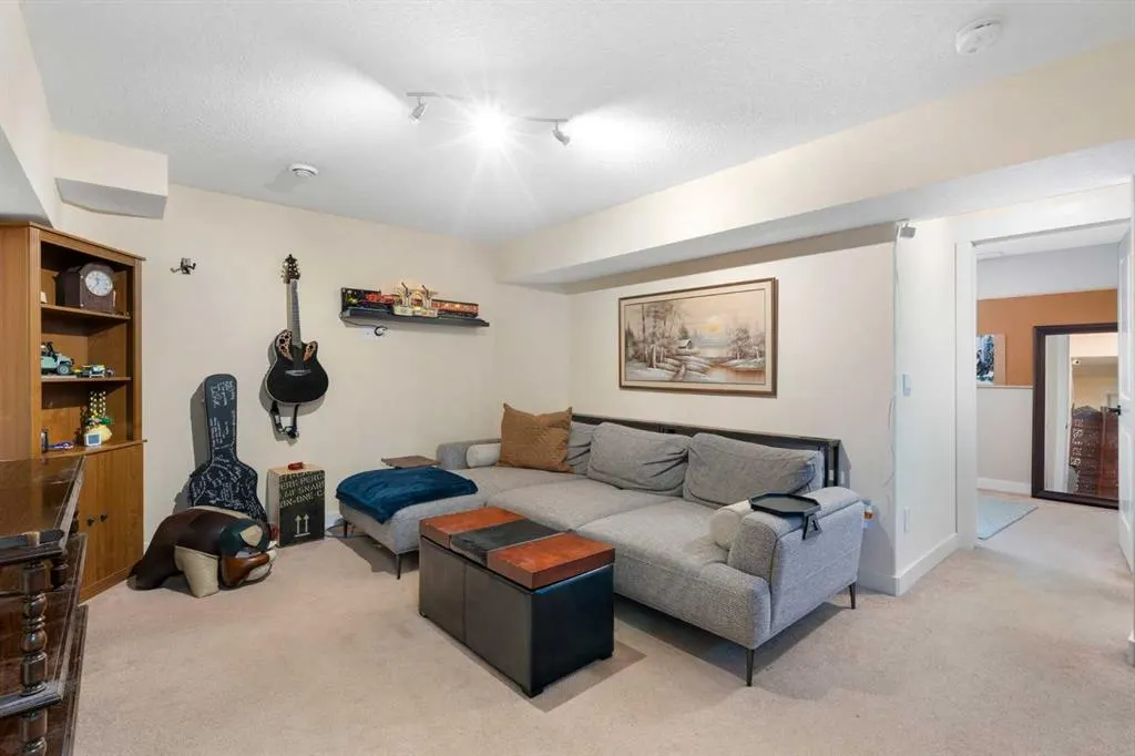 4709 17 Avenue NW, #2