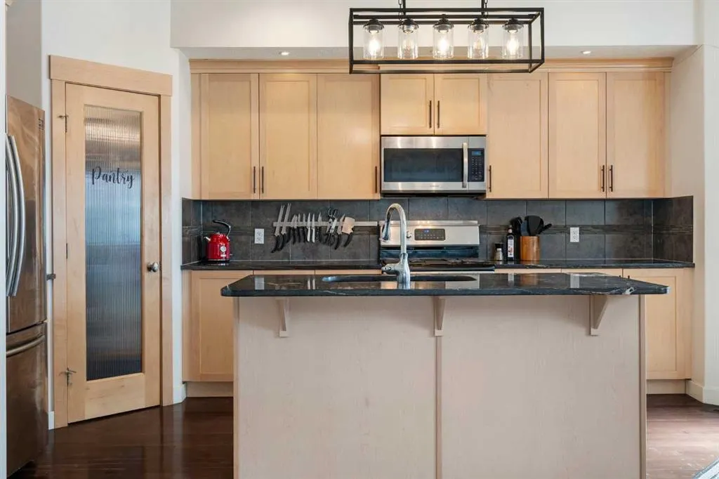 4709 17 Avenue NW, #2