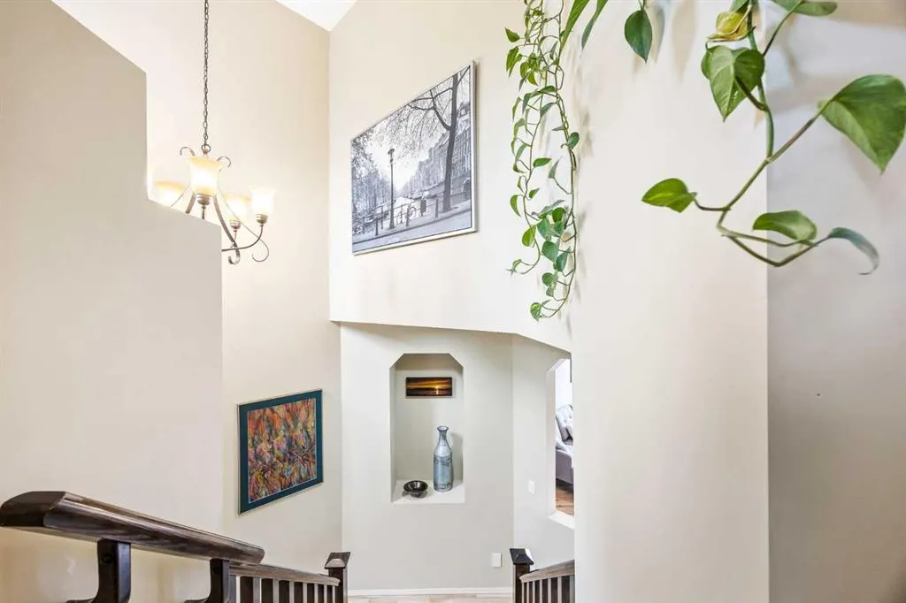 16 Tuscany Ravine Court NW