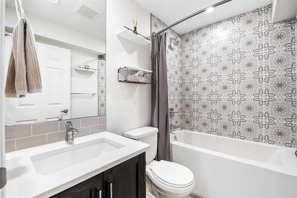 16 Tuscany Ravine Court NW