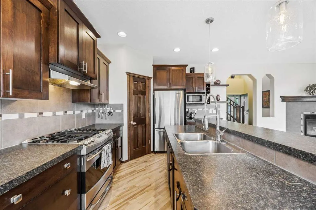 16 Tuscany Ravine Court NW