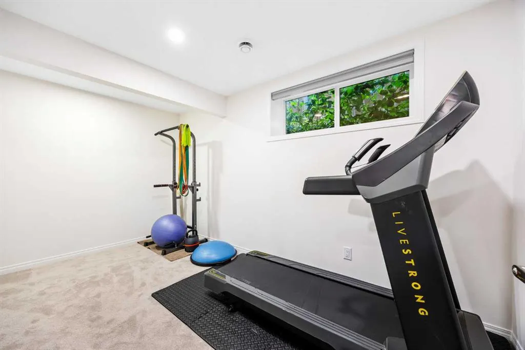 16 Tuscany Ravine Court NW