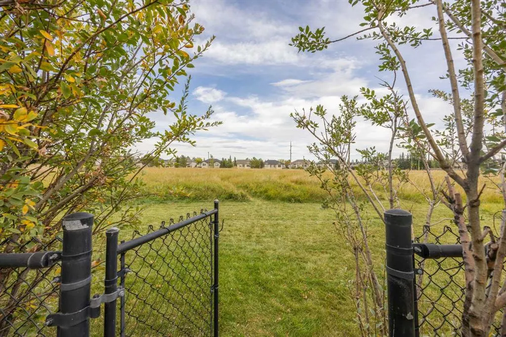 16 Tuscany Ravine Court NW