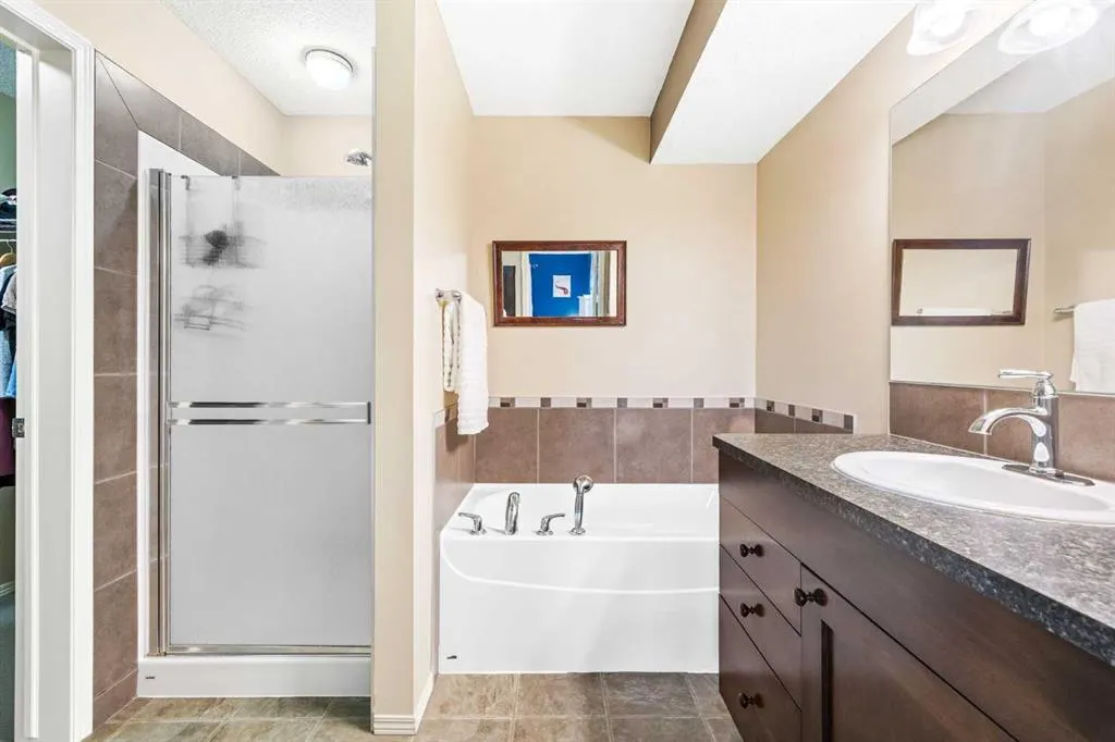 16 Tuscany Ravine Court NW