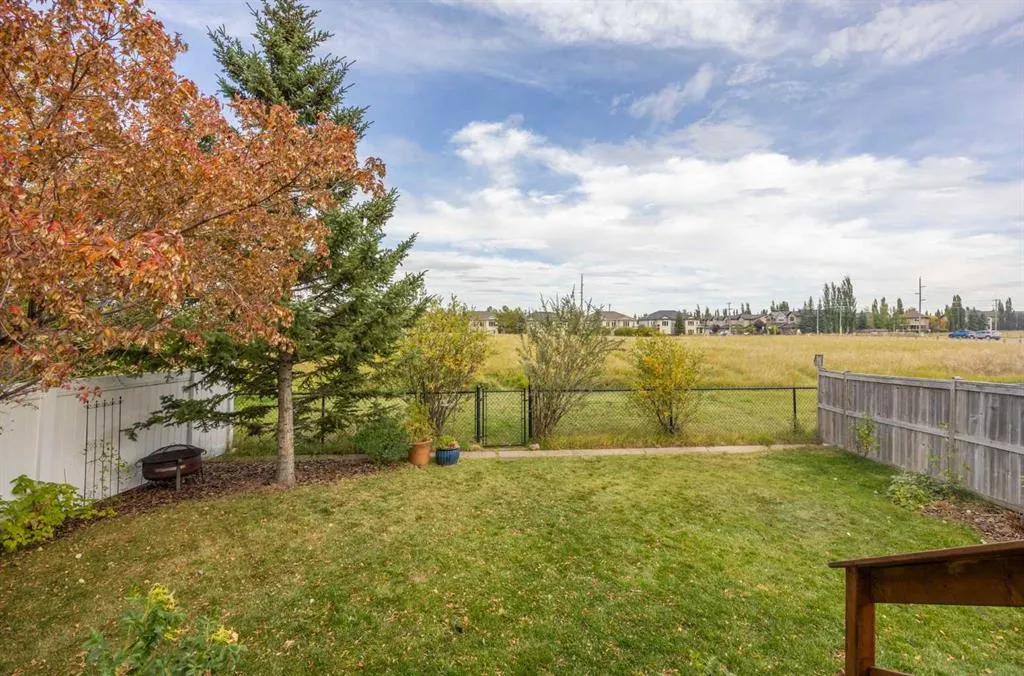 16 Tuscany Ravine Court NW
