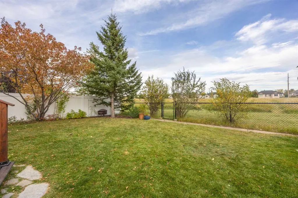 16 Tuscany Ravine Court NW