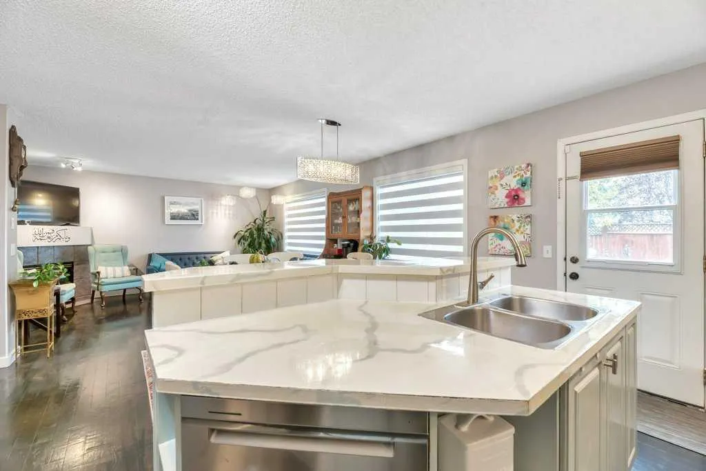 331 Citadel Drive NW