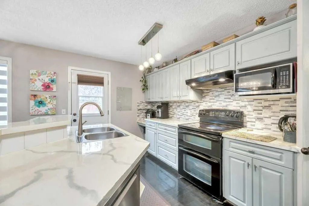 331 Citadel Drive NW