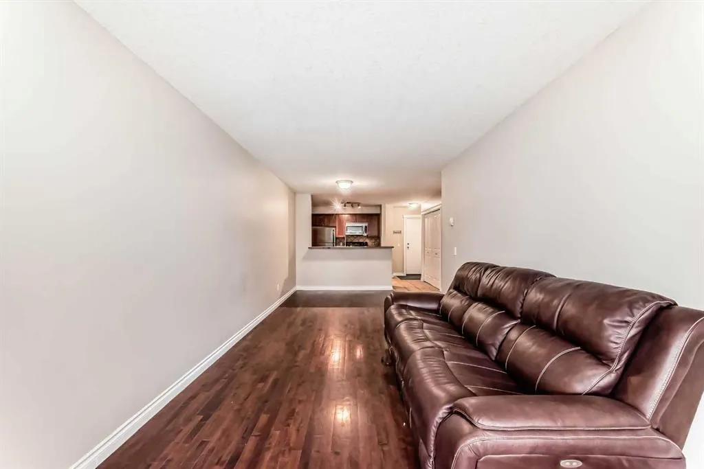 420 3 Avenue NE, #204