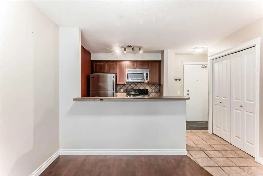 420 3 Avenue NE, #204