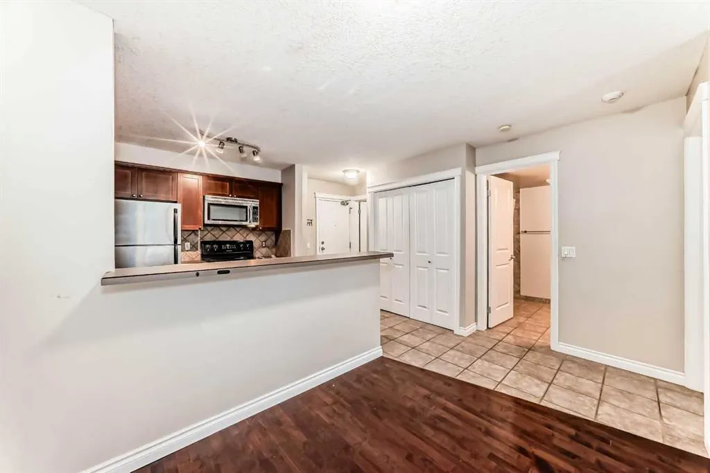 420 3 Avenue NE, #204