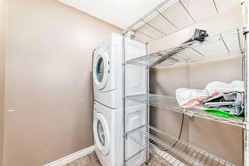 420 3 Avenue NE, #204